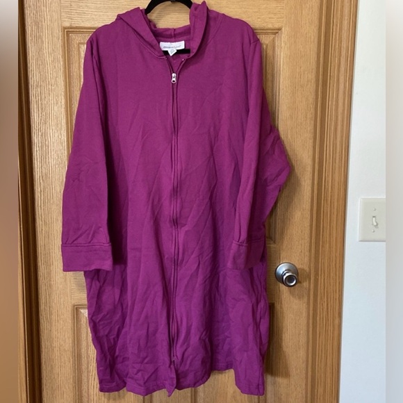 New Hooded Sweatshirt Zip
Robe Plus Size 1X 2X 22/24 Dreams Co
Woman Within - Picture 3 of 4